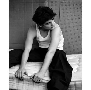 Louis Partridge Instagram - Homme+ by Alasdair Mclellan

@alasdairmclellan
@maxpearmain
@shonju
@lauren.parsons
@thehommeplusmag