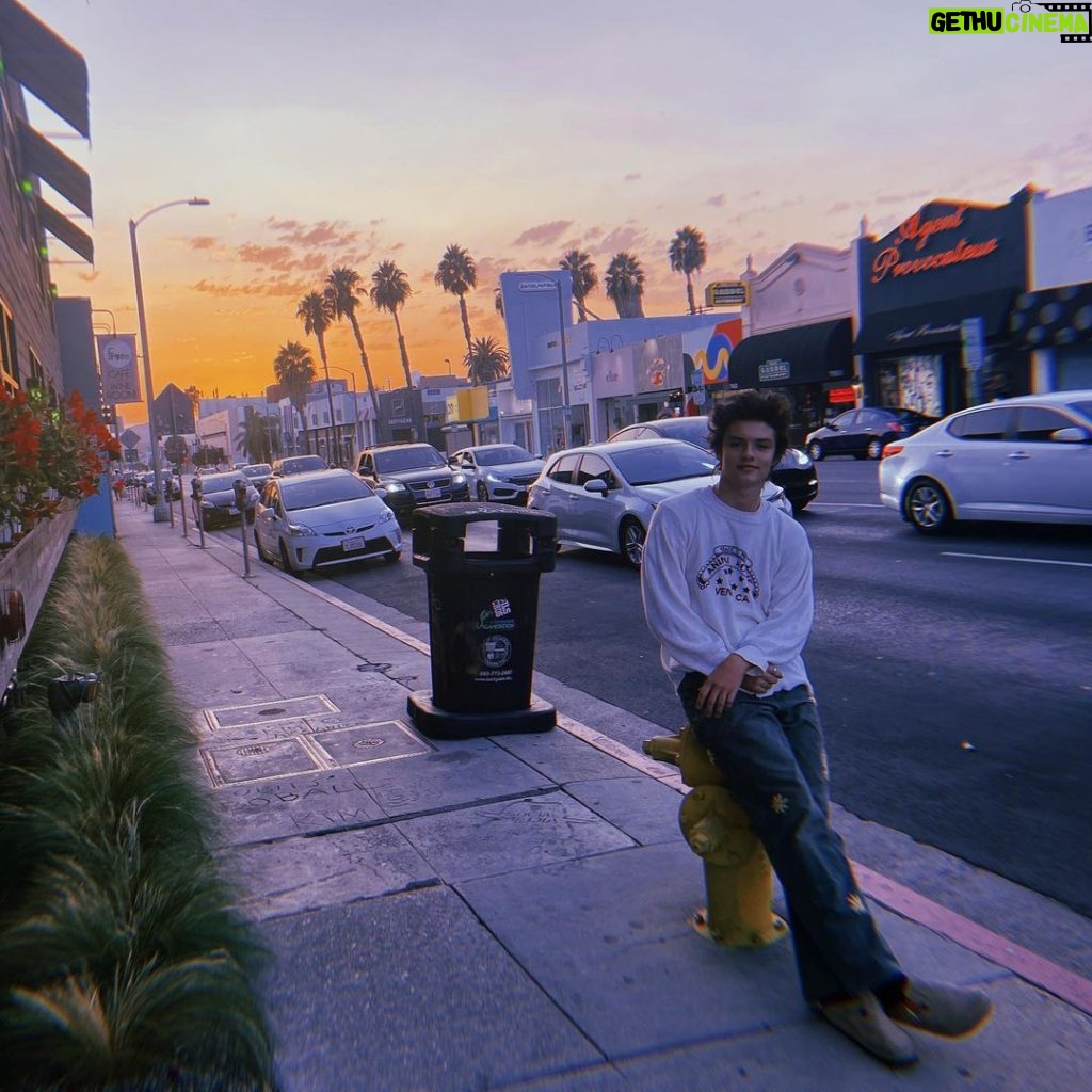 Louis Partridge Instagram - Hitchhiker