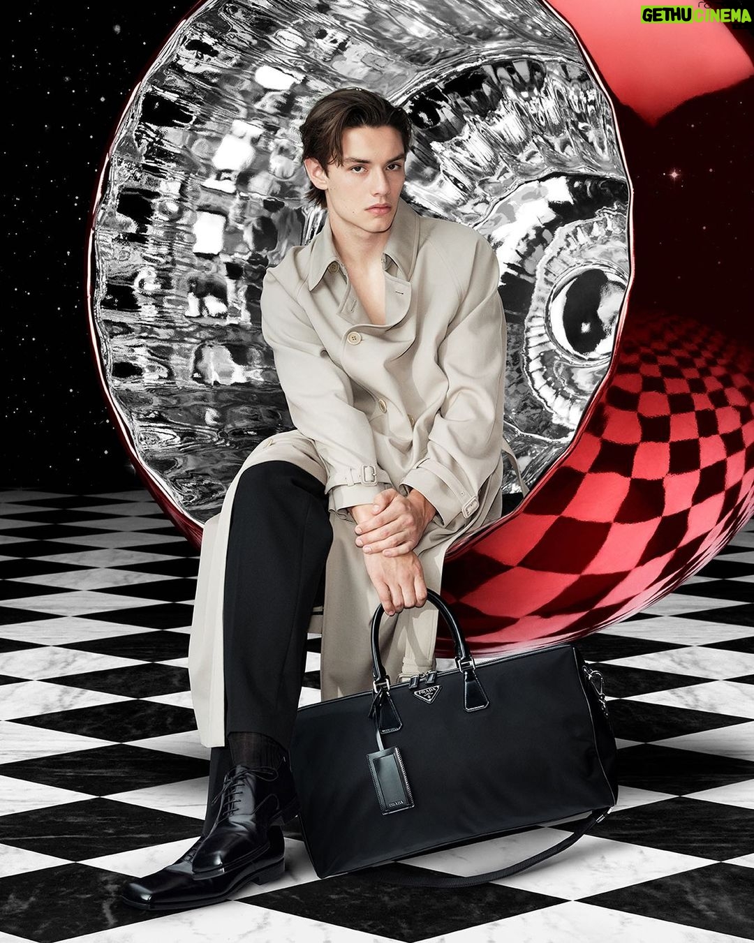 Louis Partridge Instagram - Big bauble energy #PradaHoliday @prada @willyvanderperre