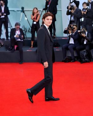 Louis Partridge Instagram - Venice was amazing. Wasn’t in any of the films but came along for the shits and giggles (even managed to sneak my way onto a red carpet) 😉😉🤫
