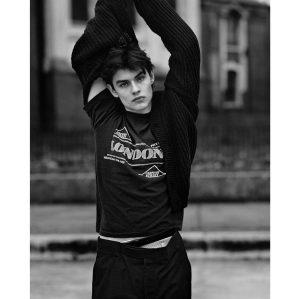 Louis Partridge Instagram - Homme+ by Alasdair Mclellan

@alasdairmclellan
@maxpearmain
@shonju
@lauren.parsons
@thehommeplusmag