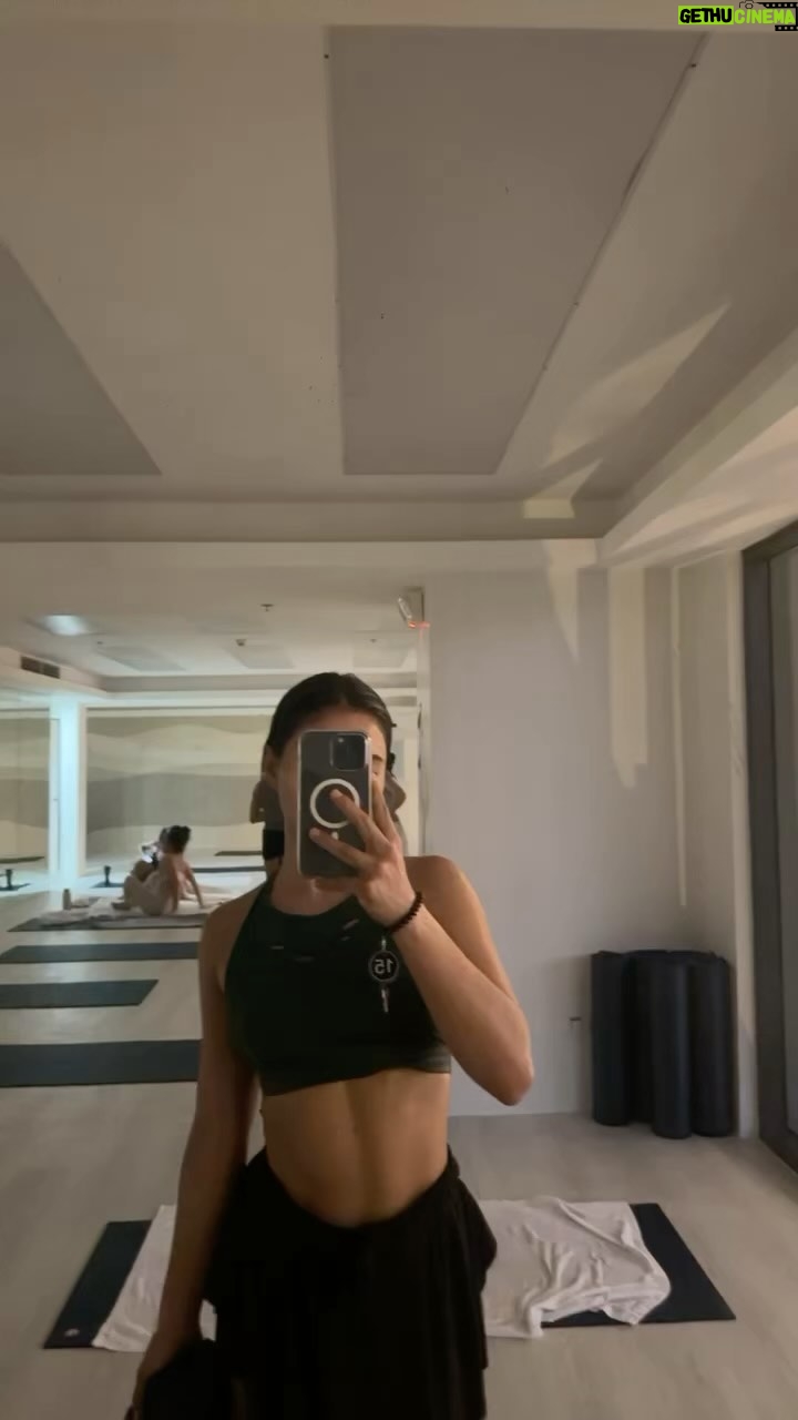 Lovi Poe Instagram - Addicted to sweat, so I don’t sweat the small stuff ♥️ #LoviYourBody