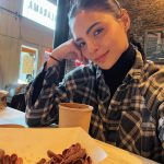 Lovi Poe Instagram - Nuts about you 🥜 Fun Fact: it’s my “once you pop, you can’t stop” favorite snack on set…@astrudgil07 can attest to that LOL 😂 Alabama Peanut Co