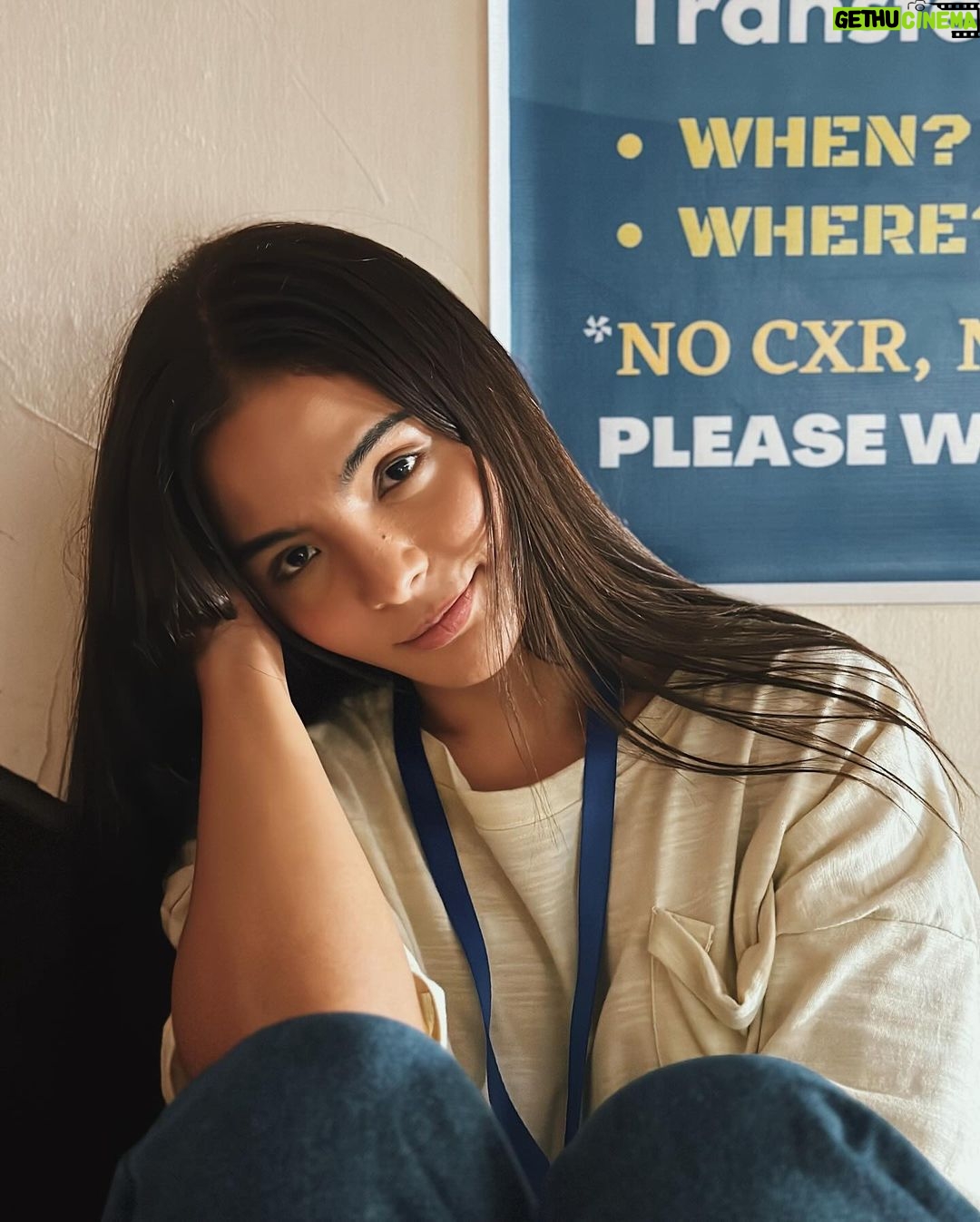 Lovi Poe Instagram - Before this, came this… Imagine being in front of the camera with those “uninvited visitors.” 😋 I remember the days I needed extra make up coverage and “da moves” like covering the visitors with my hair. It made me less confident and dampened my spirits. If you have experienced this, raise your hand 🙋🏻♀️ Laban lang. 💪🏼 To my dear friends and to you reading this who are going through the same thing, I want to share with you my not-so-secret go-to: Advalight by @belobeauty. I swear by it. I gained my confidence back and I hope it helps you the way it helped me. ♥️ #LoviForAdvalight #BeloAdvalight