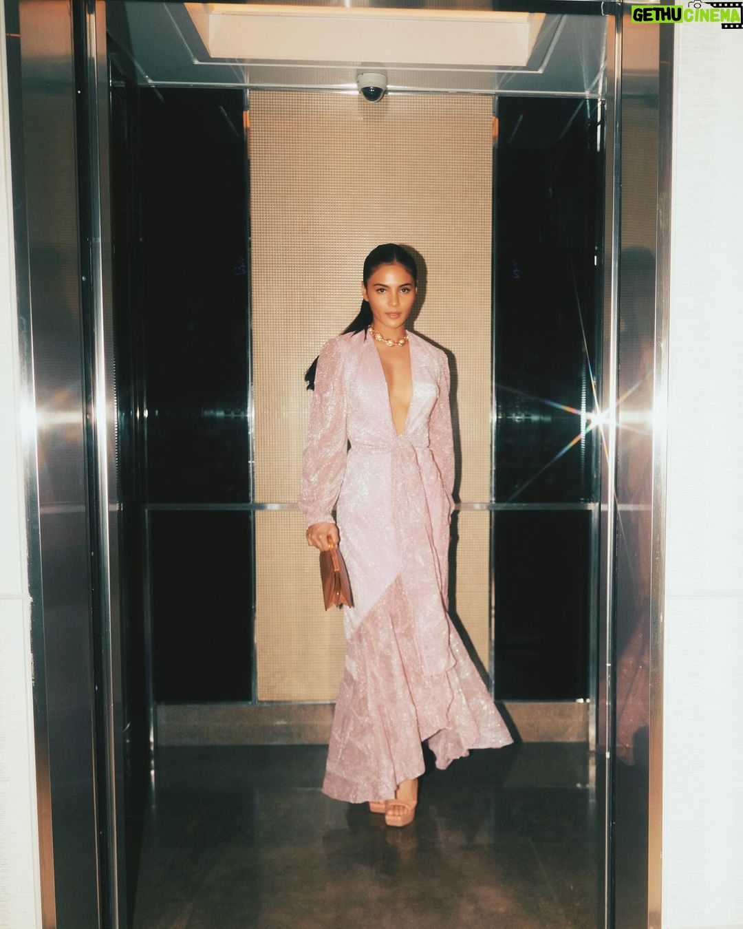 Lovi Poe Instagram - What floor to happily ever after? 💖😉 @atelierdebbieco @adrianneconcept