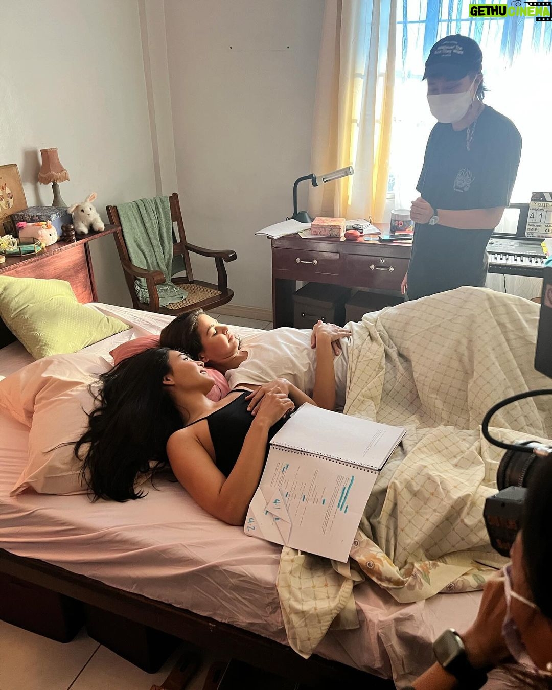Lovi Poe Instagram - Ready to sleep with us? 🌙 #SleepWithMe streaming @netflixph starting October 27 ♥️