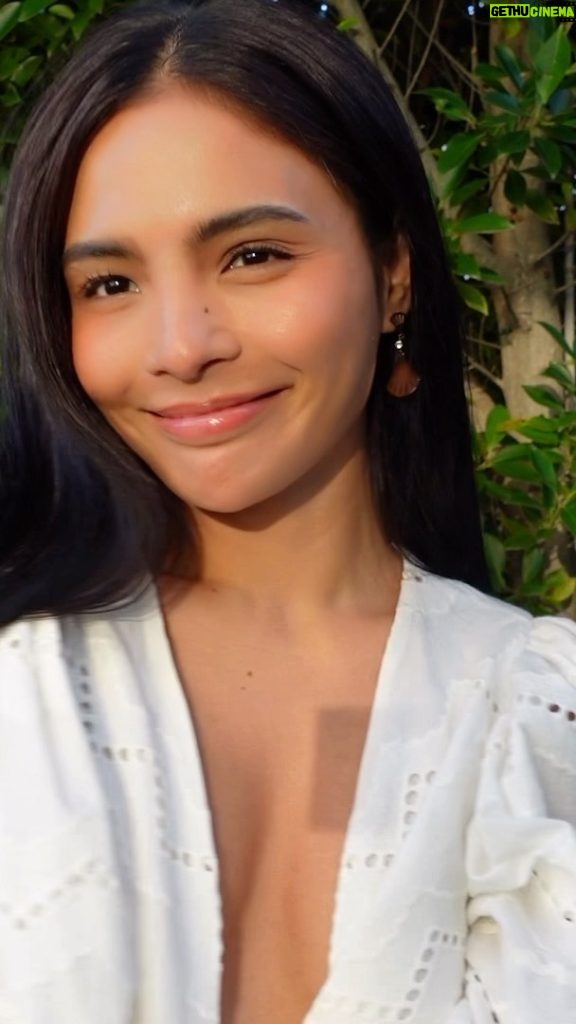 Lovi Poe Instagram - Good skin comes to those who have this secret regimen 😉 P.S. The acne gel is an ultimate skin saver! ♥️ @scdmainoffice.official