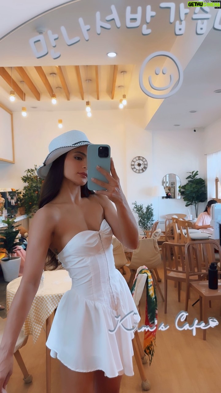 Lovi Poe Instagram - Starring in my own kdrama movie 😉 The scene? Going for a coffee run ♥️ enjoyed shooting this one for @scdmainoffice.official #LoveLifeLovi