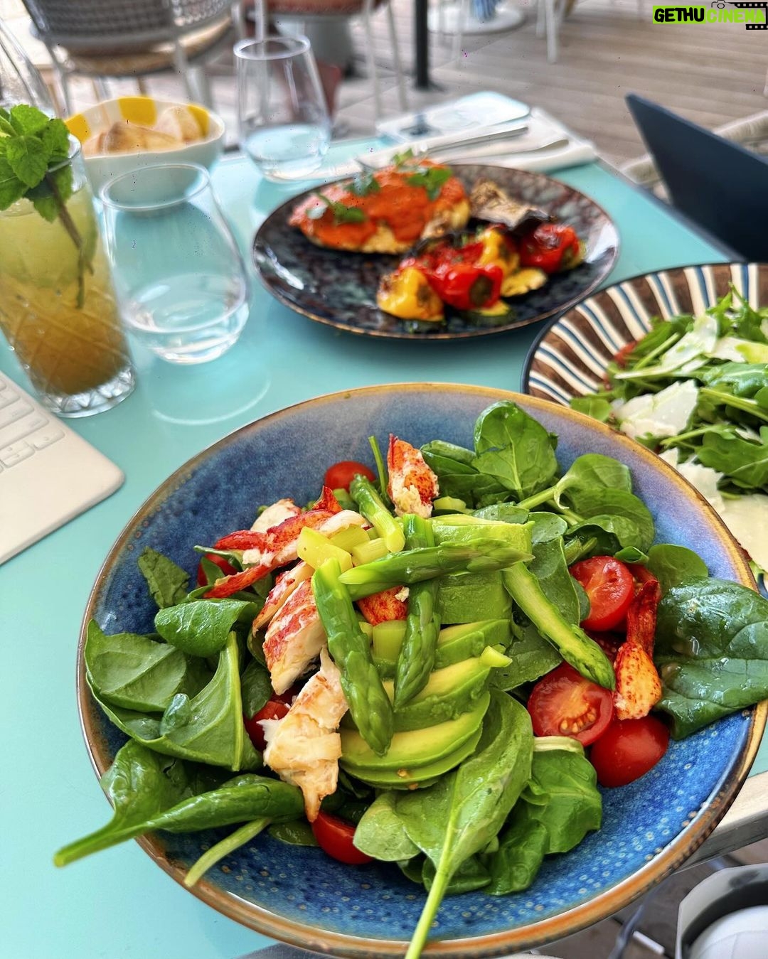 Lovi Poe Instagram - Craving my favorite lobster salad in the whole world 🦞🥗♥️