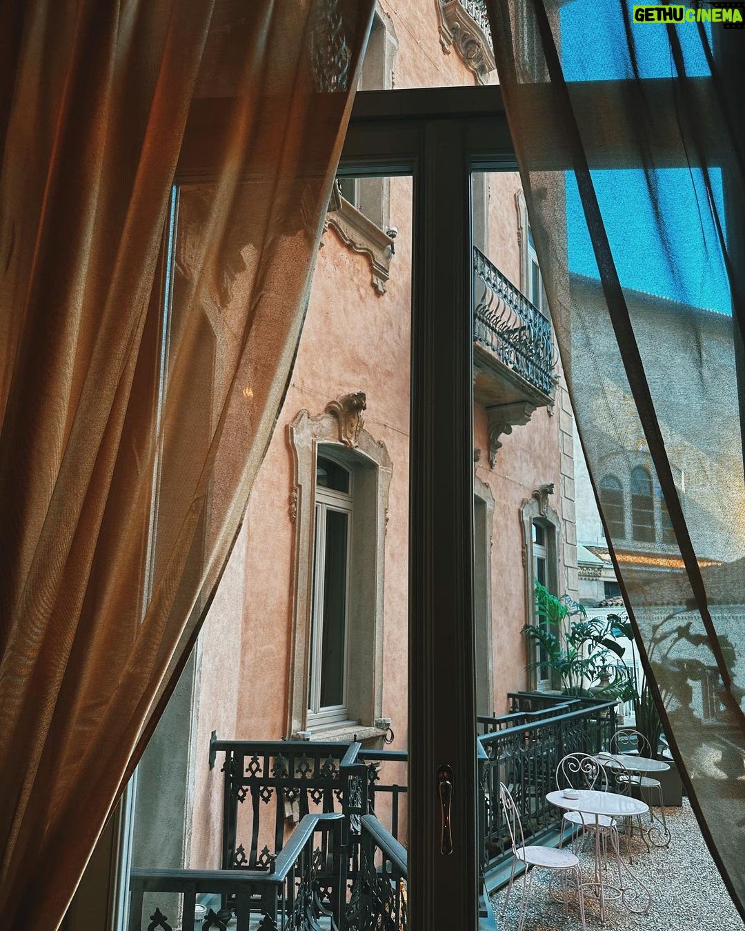 Lovi Poe Instagram - Buongiorno 🇮🇹 Loving this view ♥️ Milan, Italy