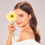 Lovi Poe Instagram - I’ve got sunshine…on a freezing day LOL 🌼 @scdmainoffice.official