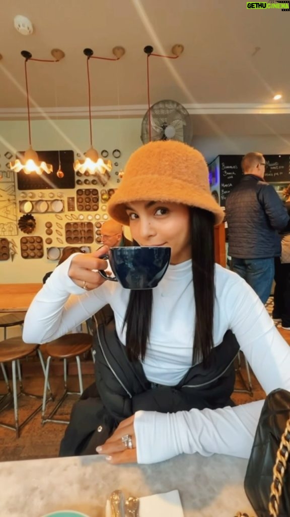 Lovi Poe Instagram - Me and my coffee oblivious to the world 😌☕️ Brighton