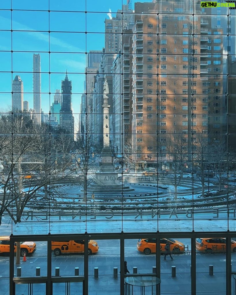 Lovi Poe Instagram - Yellow taxi city 🚕🏙️ New York, New York