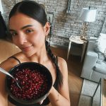 Lovi Poe Instagram - Quite a mission getting these pomegranate seeds out…truly post worthy LOL 😋