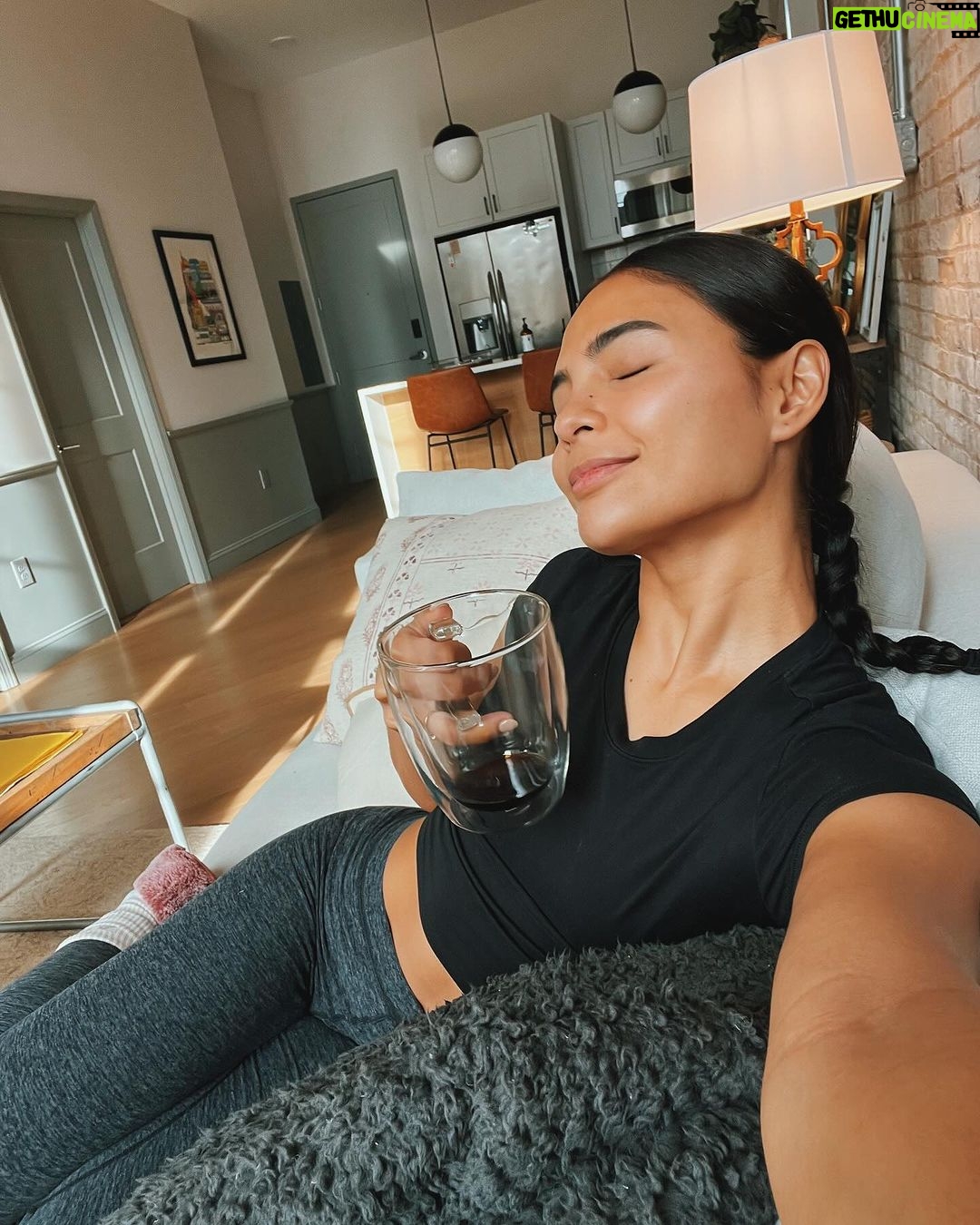 Lovi Poe Instagram - Thank you, my sweet home Alabama ♥️