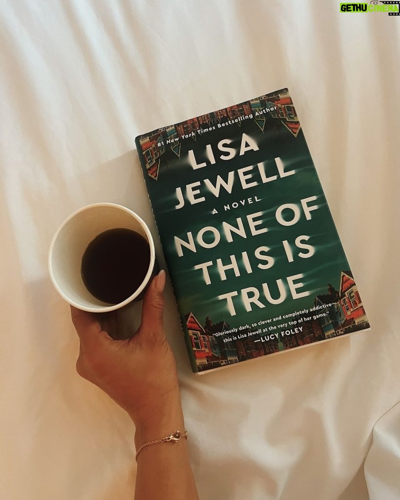 Lovi Poe Instagram - True story: Finished this in one sitting. Couldn’t put this book down. So I got up late this morning. Thank God I had no call today. 😋 This just might be my favorite novel of @lisajewelluk ♥️ Alabama