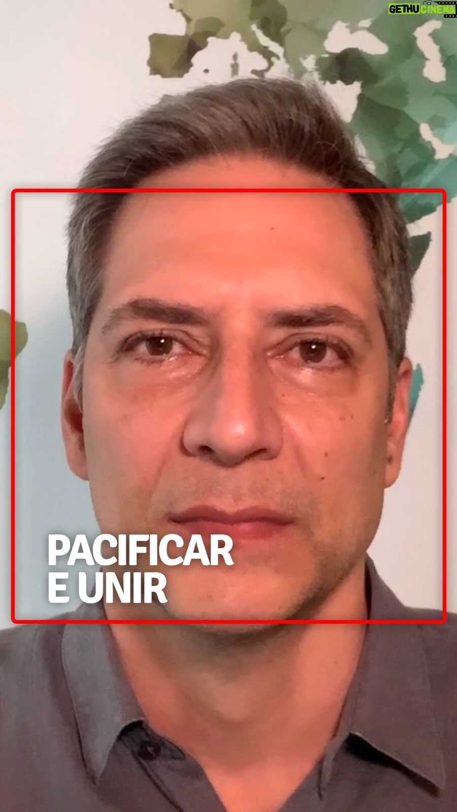 Luís Ernesto Lacombe Instagram - Resolveram criar novos significados para dois verbos: pacificar e unir. Lula, sua imprensa particular, influenciadores digitais e ONGs fingem porcamente que a polarização é o grande problema do país, e não a estupidez. Pacificar e unir... Isso virou conversa de gente totalitária. #canaldolacombe #canalluisernestolacombe #lacombe #luisernestolacombe #youtube #jornalismo #jornalista #pacificar #unir #totalitarismo