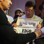 Luís Figo Instagram - ALL STARS EUROPE vs ALL STAR AMERICA football game in Wuhan, so many friends 👌🤩Thks for all the support, love and respect 🇨🇳⚽️ Wuhan, China