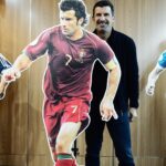 Luís Figo Instagram - ALL STARS EUROPE vs ALL STAR AMERICA football game in Wuhan, so many friends 👌🤩Thks for all the support, love and respect 🇨🇳⚽️ Wuhan, China