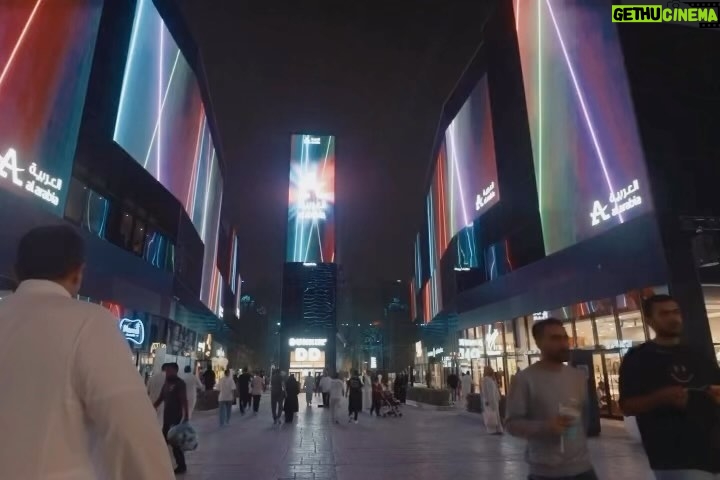 Luís Figo Instagram - It was a pleasure to inaugurate in Riyadh the GASTRO SPORT concept at @laliga29sriyadh, where you can share your passion for sport and gastronomy, and the new immersive museum with @legends_experience, The Home of Football.