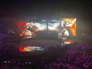 Luís Figo Instagram - Showtime !!! Great experience watching the thrilling the #BattleofTheBaddest in Riyadh. @tysonfury @francisngannou @laliga 💪🤘🥊