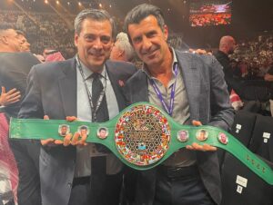 Luís Figo Instagram - Showtime !!! Great experience watching the thrilling the #BattleofTheBaddest in Riyadh. @tysonfury @francisngannou @laliga 💪🤘🥊