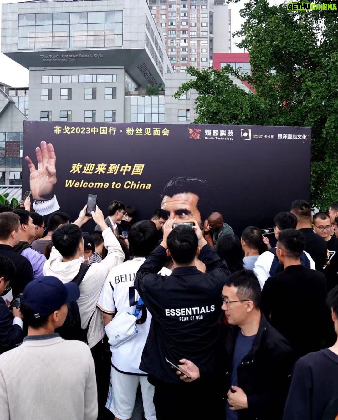Luís Figo Instagram - Thks China 🇨🇳 for the warm welcome!! #chengdu