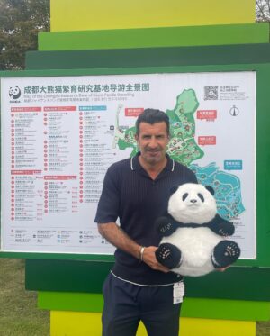 Luís Figo Instagram - Kung Fu and the Panda 😅😜✨👌