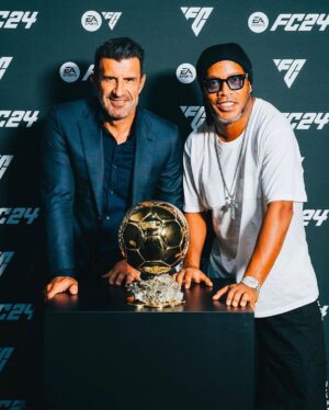 Luís Figo Instagram - With our friend 🏆 @ronaldinho