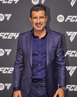 Luís Figo Instagram - @easportsfc it’s in the game! 🔥🎮