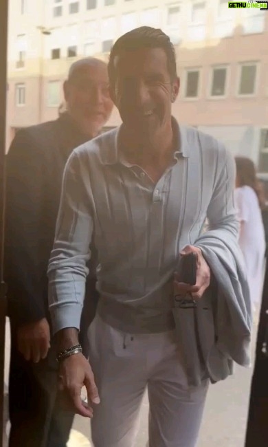Luís Figo Instagram - This is what happens when you do things with love ❤️ The launch of the LF SS24 collection at the @il_salotto_di_milano Follow us on our official profile @luisfigobrand #newchicwear #luisfigobrand #luxuryfashion #fashionbrand #fashionstyle #milanofashionweek #menswear #luisfigo 📹 @laurascatena.it