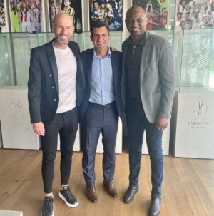 Luís Figo Instagram - Três Amigos 🇵🇹🇫🇷 @zidane @officialpatrickvieira 🔝👌
