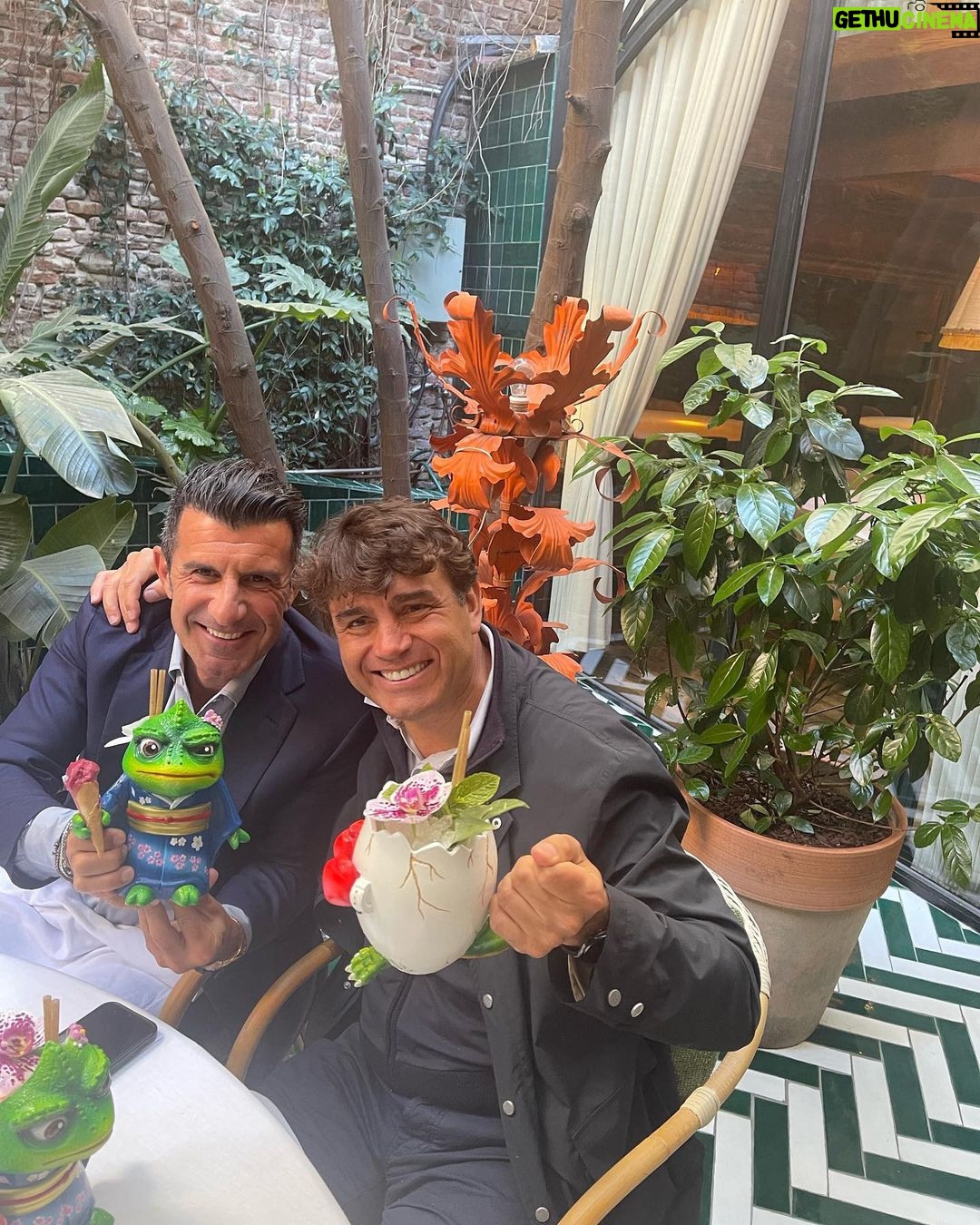 Luís Figo Instagram - New place in Madrid La Destilería Best cocktails in town @grupo.paraguas 🔥 Madrid, Spain