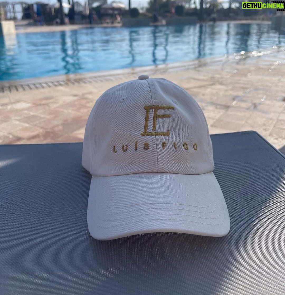 Luís Figo Instagram - Golfing 🏌️♀️ @iberiangolfcup @luisfigobrand Novo Sancti Petri