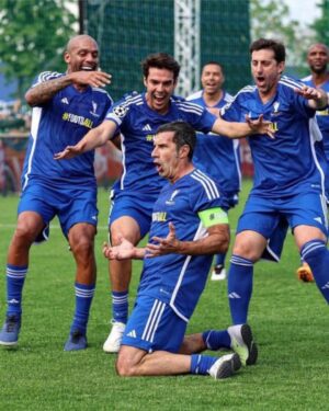 Luís Figo Instagram - Champions league is always Unique and special 🤩 @uefa_official @championsleague
