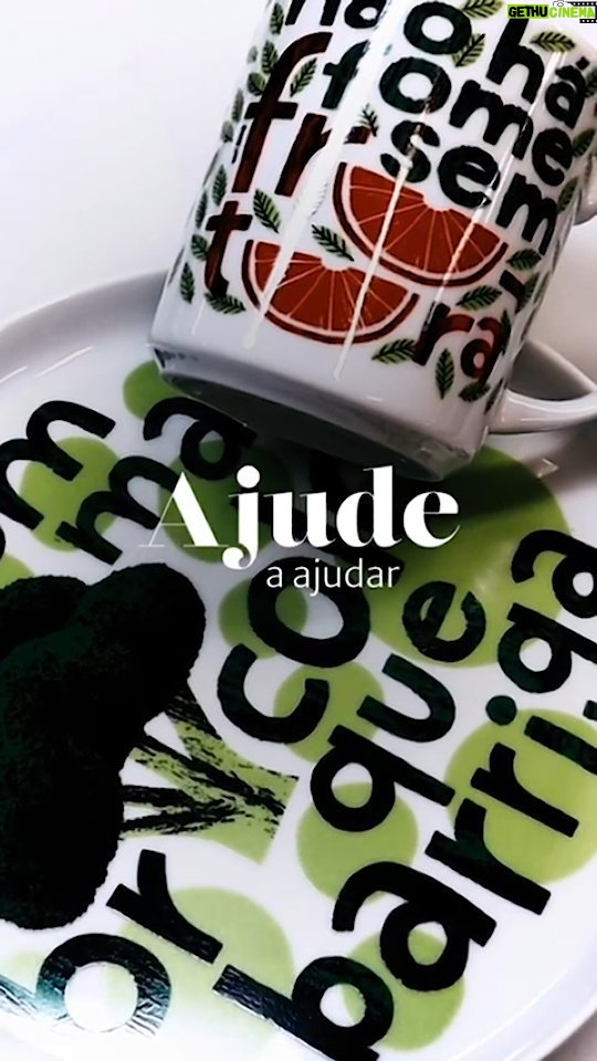 Luís Figo Instagram - A Costa Verde e a Fundação Luís Figo apresentam uma coleção única e limitada, numa parceria que pretende promover hábitos de vida saudáveis. Esta campanha, nasceu à boleia do vigésimo aniversário da Fundação e será lançada no @aroeiraseasonmarket, durante este fim de semana. As peças podem ser compradas no site da Costa Verde. Todo o valor angariado reverte para a Associação Cova do Mar apoiada pela Fundação Luís Figo. Passa ao próximo Pass it on
