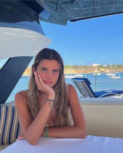 Luís Figo Instagram - Happy Birthday 19 stella love you so much ❤️ Keep always that smile 🎂🥂❤️