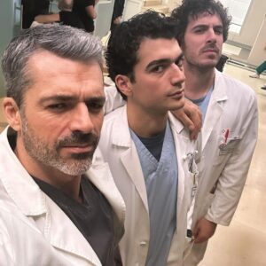 Luca Argentero Instagram - Quasi pronti… #doc3 #3ismeglcheone