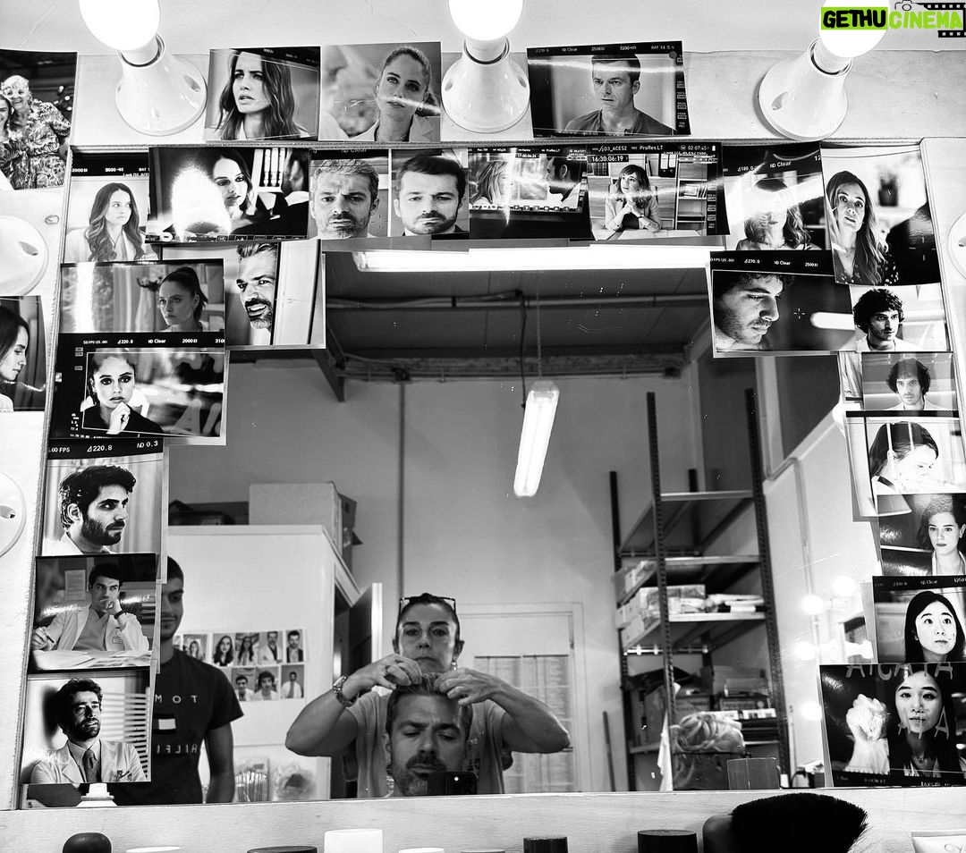 Luca Argentero Instagram - Lavori in corso… Per portarvi il miglior Doc che abbiate mai visto… #DOC3 P.S. spoiler negli specchi…