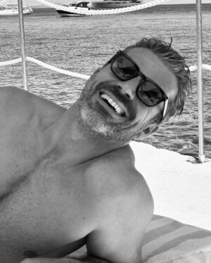 Luca Argentero Instagram - “Che cavolo stai dicendo Willis?!”