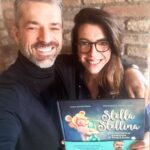 Luca Argentero Instagram - Esce oggi “Stella stellina. Una dolcissima avventura di Nina e Dudù” 💫 L’albo, adatto dai 3 anni in su, racconta una dolcissima favola della buonanotte per celebrare la fantasia e i sogni di bambine e bambini. 👧👦 Luca Argentero e Francesca Argentero vi aspettano in Mondadori Duomo a Milano il 17 febbraio per la presentazione e il firmacopie!
