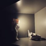 Luca Argentero Instagram - Accesa discussione tra due oggetti di casa. Nessuno dei due sembra voler trovare un accordo… #allucinazionidamancanzadisonno