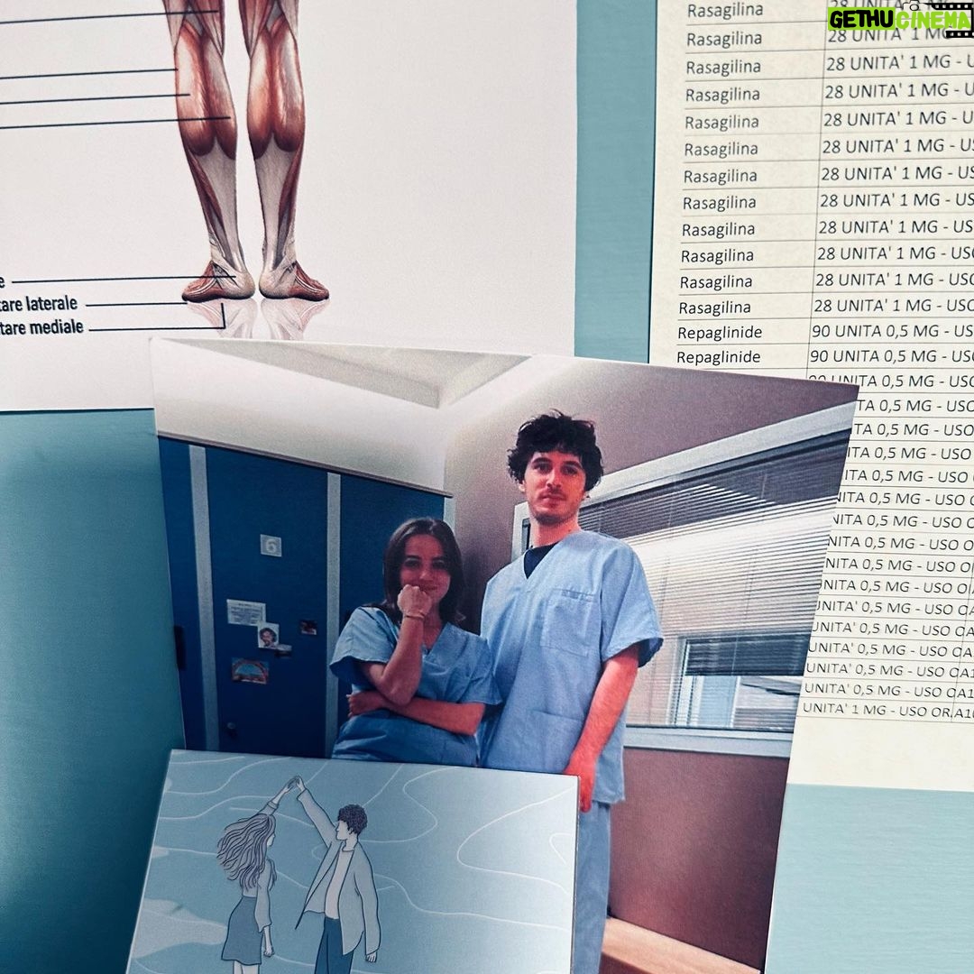 Luca Argentero - 129K Likes - Dettagli di scenografia…
“Non sto piangendo, mi è solo caduta un’Alba in un occhio…” cit.
#Doc3 #workinprogress