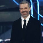 Luca Argentero Instagram - Il Doc più amato d’Italia ❤️ Benvenuto #LucaArgentero a #Sanremo2024 #DOCNelleTueMani torna giovedì in prima serata su #Rai1 e #RaiPlay.