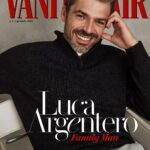 Luca Argentero Instagram - È la star della tv italiana, pronto a ritornare dall’11 gennaio nei panni del dottore più famoso d’Italia nella nuova stagione di Doc - Nelle tue mani. Eppure le priorità, al momento, sono chiarissime: «Ora sono concentrato al 95 per cento sulla famiglia e al restante cinque sul lavoro». E la «pensione» è una prospettiva felice: «Per me andare in pensione non significa mettersi in ciabatte e guardare la tv tutto il giorno. Significa non piegare la vita al lavoro, ma il lavoro alla vita. Il lavoro deve essere solo una delle cose che fai, non l’unica». E poi l’amore, i sogni e il tempo che passa. Luca Argentero (@lucaargentero) è il protagonista della cover digitale di questa settimana. L’intervista è al link in bio #VFdigitalcover Intervista di @mariomanca89 Foto di A. Russo