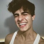 Lucas Burgatti Instagram - Serenidade no sorriso de quem tem @invisalignbrasil onde quer que eu vá. E o tratamento impecável da @clinica.alyah 😁❤️🦷 #invisalign #MinhaTransformacaoInvisalign