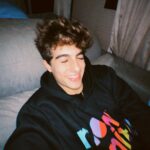 Lucas Burgatti Instagram - Que jornada linda e única que Deus me proporcionou viver. O sentimento é puramente de gratidão… De todos que torceram por mim, me apoiaram e estiveram ao meu lado em todo esse processo. Realmente foi a realização de um sonho viver tudo o que vivi. Eu pude ver com meus próprios olhos que tudo é possível, que nossos sonhos devem ser encarados como realidade independente da dificuldade. Não sou o mesmo desde quando essa oportunidade veio até mim, porque eu cresci em todos os aspectos. Acredite ! Deus pode te colocar onde ele quiser. Obrigado a todos da @xixentertainment por serem tão gentis, solícitos e verdadeiros comigo. Muito obrigado @nowunited por fazer parte da minha história em momentos tão importantes. Obrigado também a cada integrante pelos conselhos e risadas, aprendi muito como ser um profissional melhor, sendo o melhor ser humano possível. Todos exalam talento, carisma e bondade. Vocês vão viver pra sempre comigo. @henrycechini e @desireeoriginall não tenho nem palavras pra vocês dois. Pessoas únicas e extremamente talentosas que tive a honra de dividir momentos tão especiais e supimpas kkkkk Continuem brilhando e encantando pessoas com seus talentos e personalidade. VOEEEM Valeu a todos por tudo isso 🥹❤️‍🩹 Me sinto abençoado pois sei que a jornada não acabou… Deus tem algo gigante pra mim 🙏🏼