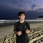 Lucas Burgatti Instagram - Perdidas no celular 📱🤔