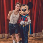 Lucas Burgatti Instagram - Magic Kingdom foi o ápice da emoção pra mim e minha família 🫶🏻🥹 Sem palavras pra descrever a felicidade que estou sentindo 🎢🇺🇸❤️ @meu.sonho.magico Magic Kingdom, Disney