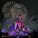 Lucas Burgatti Instagram - Magic Kingdom foi o ápice da emoção pra mim e minha família 🫶🏻🥹 Sem palavras pra descrever a felicidade que estou sentindo 🎢🇺🇸❤️ @meu.sonho.magico Magic Kingdom, Disney